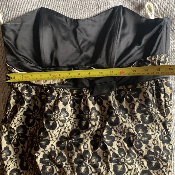 Fun cocktail dress satin and lace size tie back - Picture 7 of 7